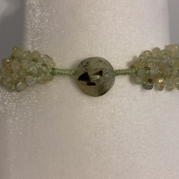 Stunning Multi-Strand Polished Peridot Chip and Mother of Pearl Flower Necklace - Picture 6 of 6